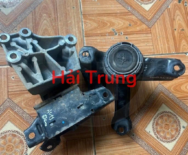 Chân máy, chân số Hyundai Accent 2018-2020 Tháo Xe