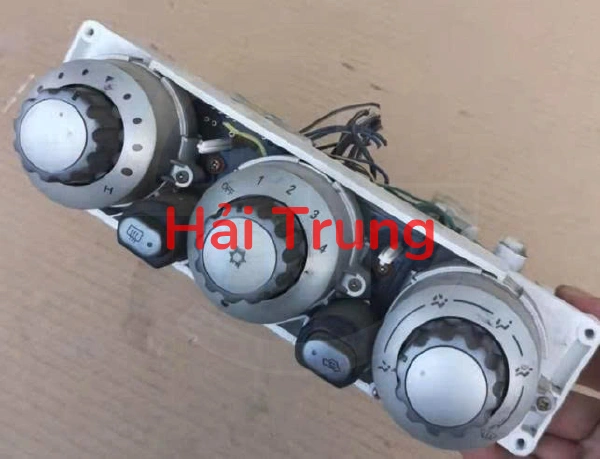 Bảng điều khiển điều hòa Mitsubishi Jolie Tháo Xe