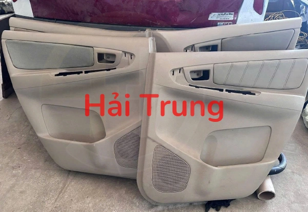 Táp pi cửa màu kem Toyota Innova  2006-2011 Tháo Xe