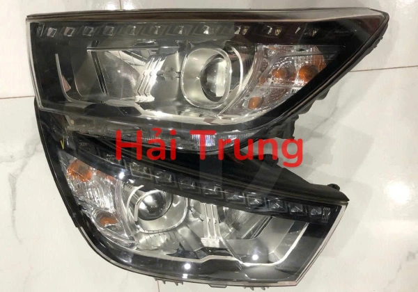 Đèn pha SsangYong Tivoli Tháo Xe