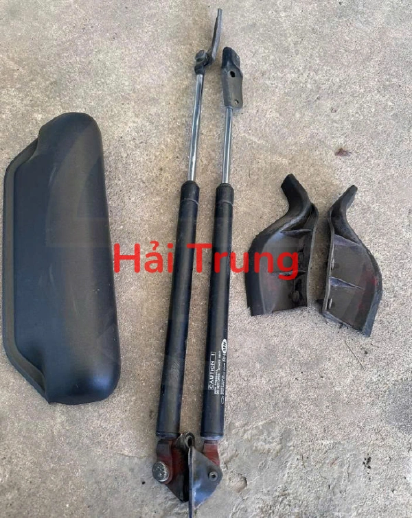 Ty cốp sau Toyota Innova 2006-2015 Tháo Xe